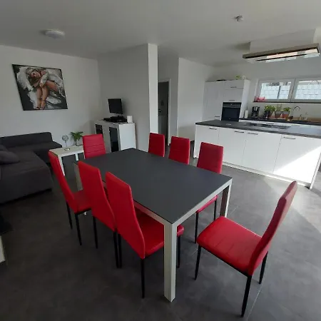 Apartmanhotel 2 Bedrooms With Private Balcony *